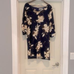 Beautiful Flowey knee-high dress